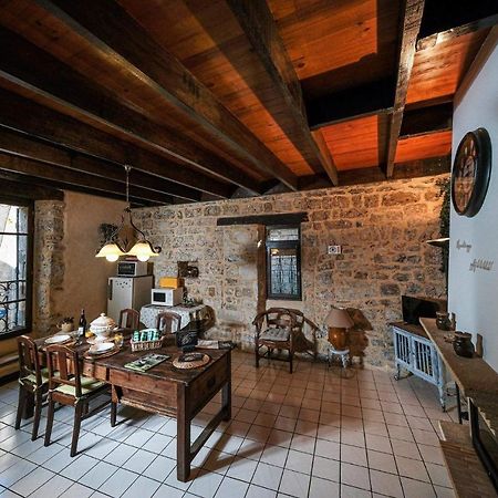 La Maison Huguetoune Nant Exterior photo